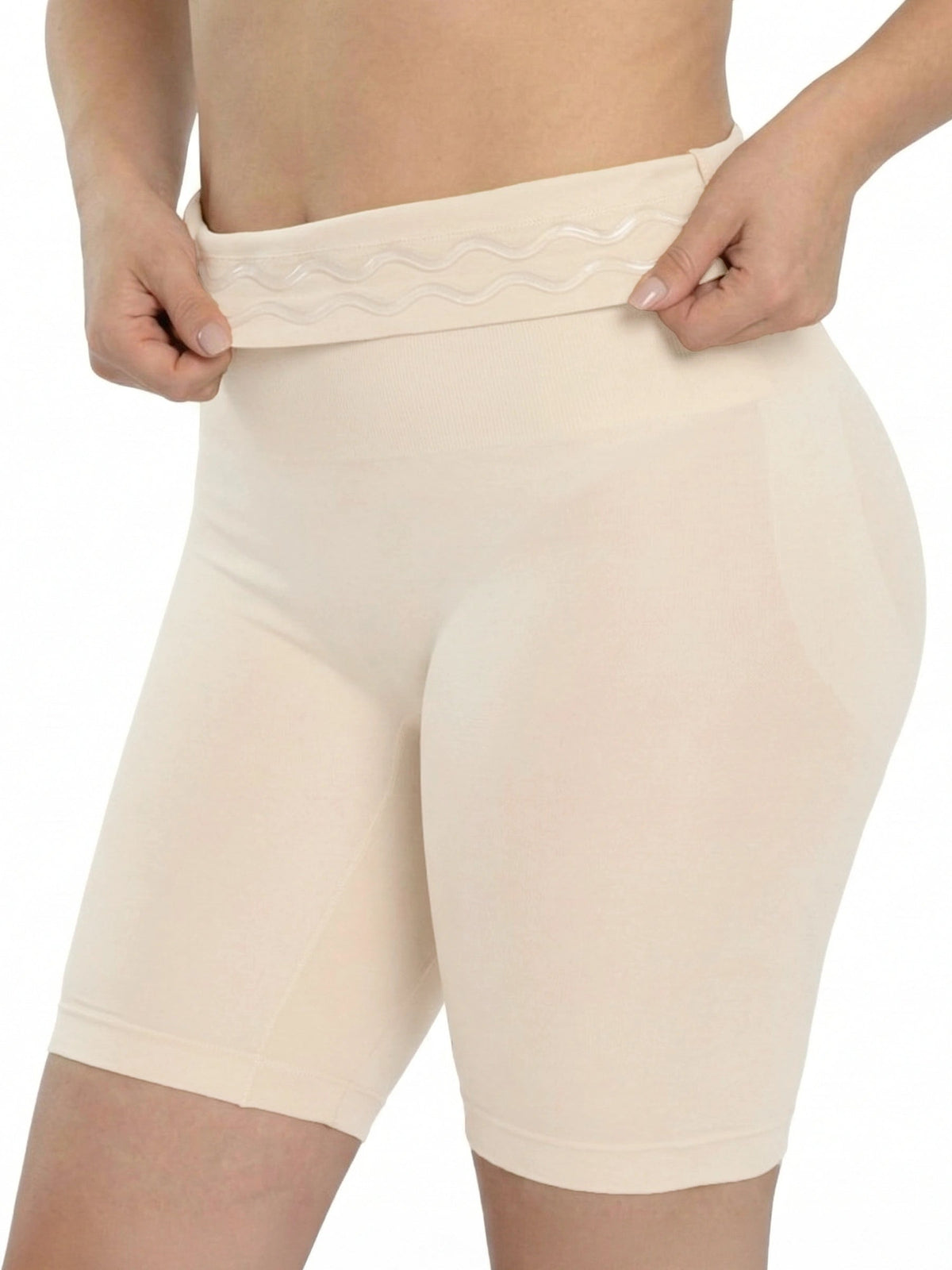 Short gainant taille haute